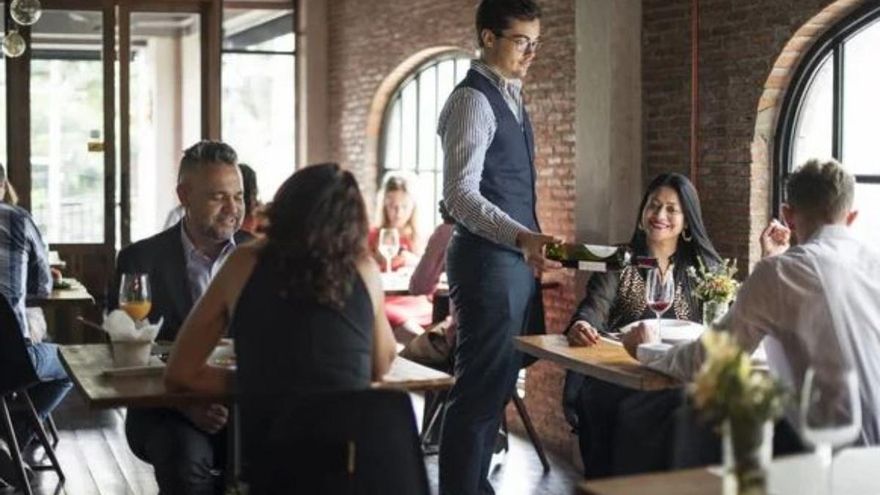 La Policía Nacional da la voz de alarma por lo que está pasando en bares y restaurantes: &quot;Puede salir muy caro&quot;