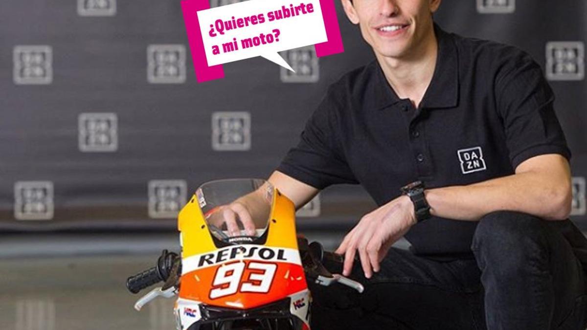 Marc Márquez con su moto