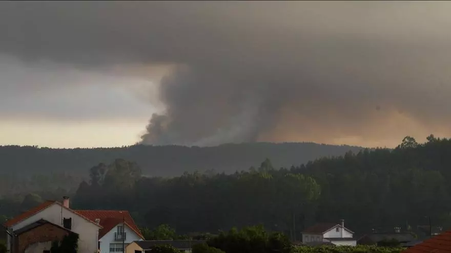 El entorno compostelano registra su primer incendio forestal