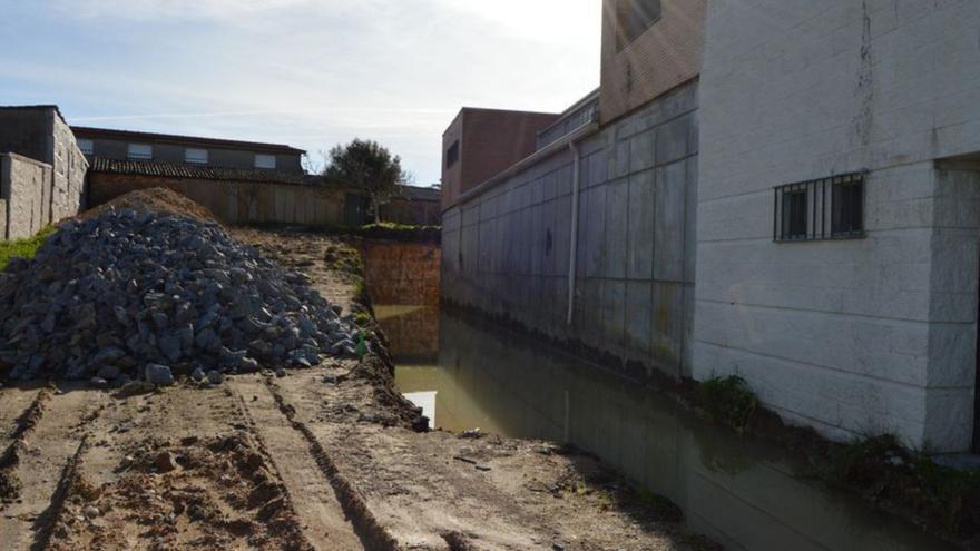 Obras en el pabellón de Vilalonga.   | // FDV