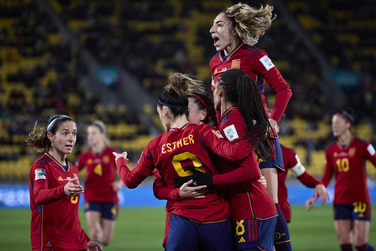 Las jugadora de España celebran un gol contra Costa Rica