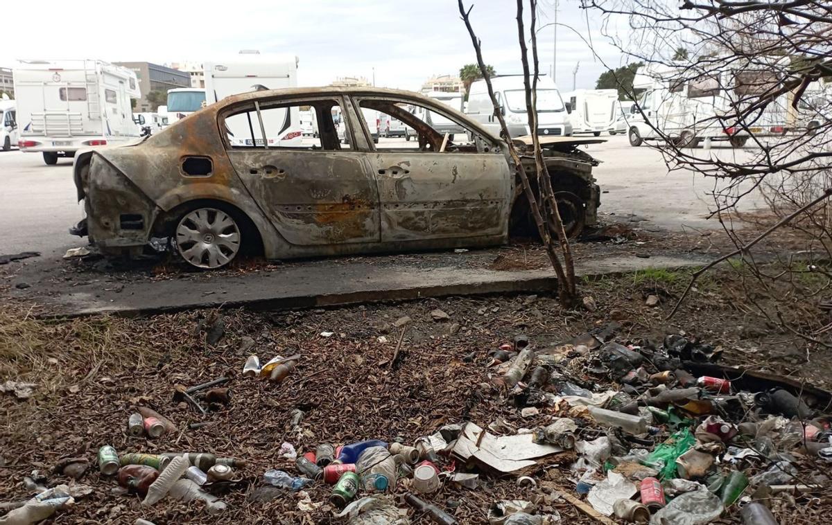 Tampoco se permite acampar con tiendas. | A.V.