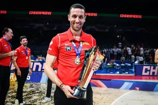 Marco Justo, entrenador grancanario campeón de Europa Sub 18 de baloncesto: «Este oro ha sido una de las mayores proezas de la historia»
