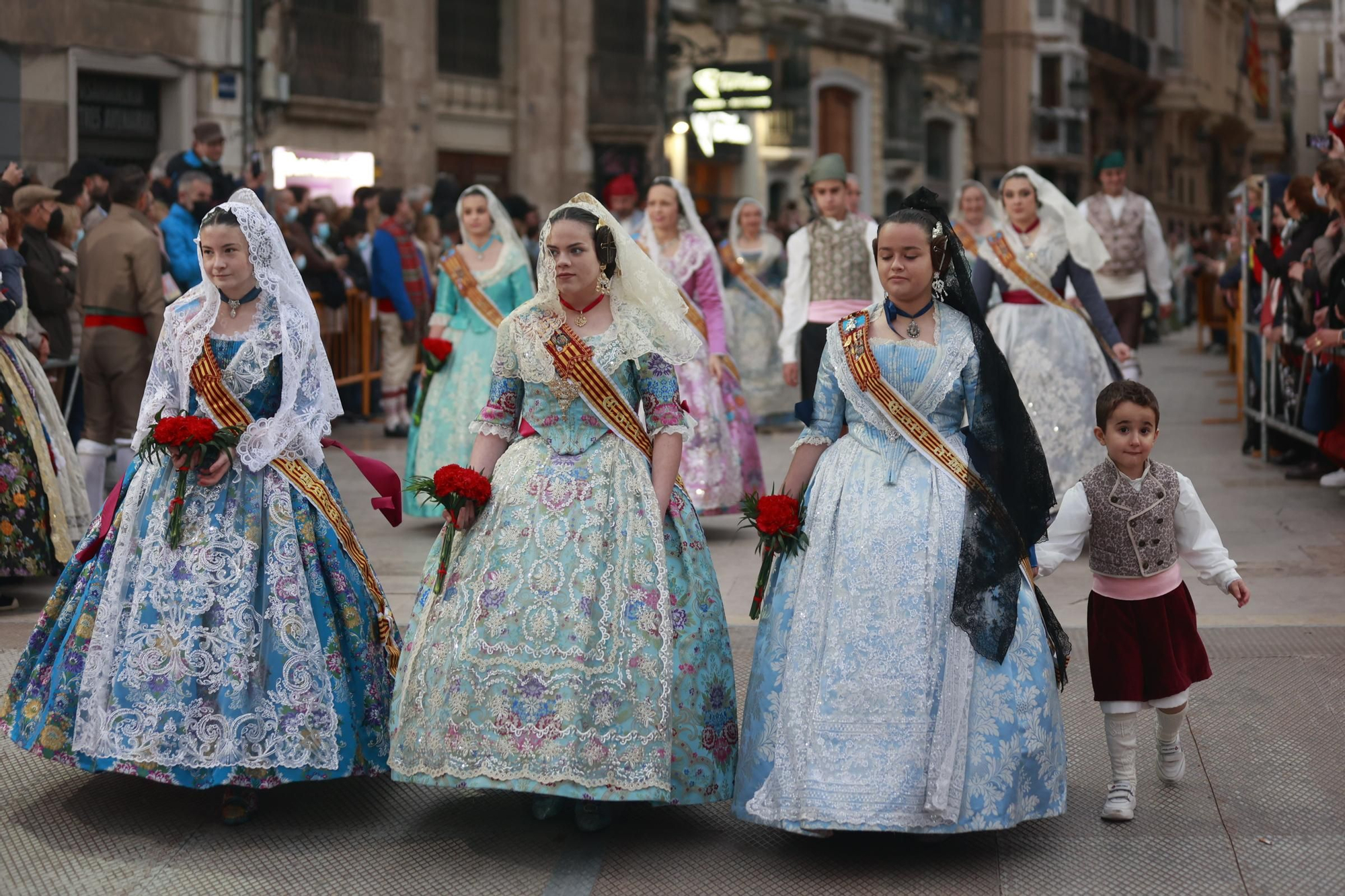 Búscate en el segundo día de ofrenda por la calle Quart (entre las 19:00 a las 20:00 horas)