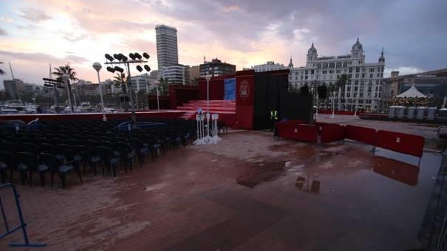 La Gala del Puerto de las candidatas infantiles se aplazó ayer a mañana por la lluvia