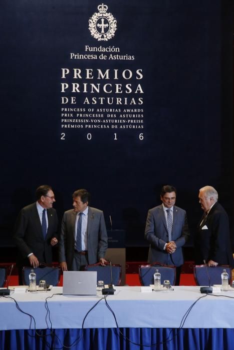 Reunión del jurado del Premio Princesa de Asturias de la Concordia 2016