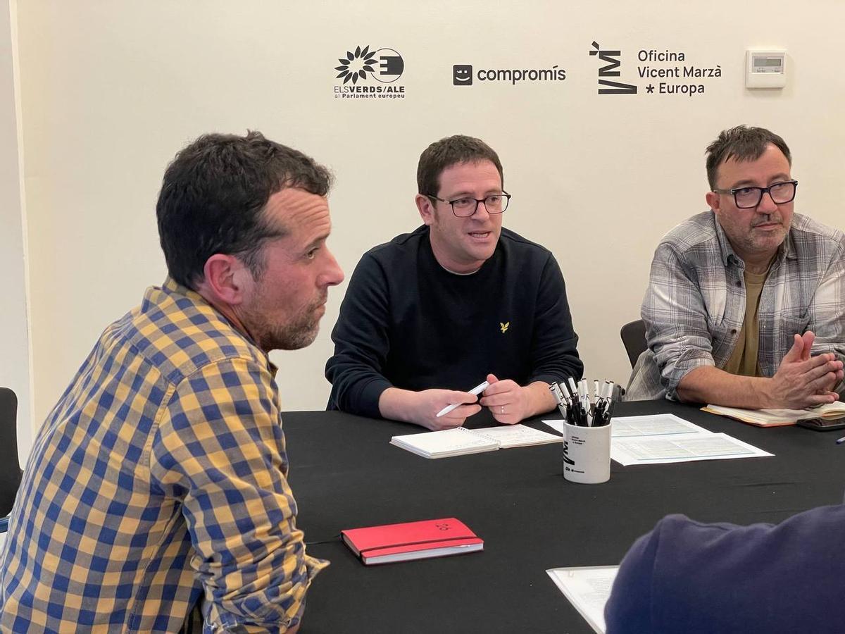 Otro momento de la reunión de Compromís sobre las Islas Columbretes.