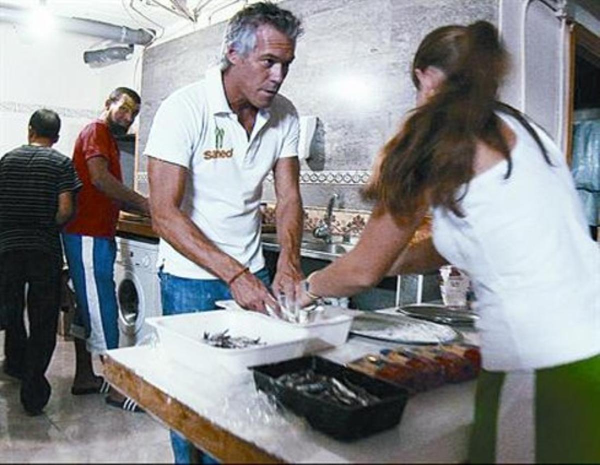 Eduard García a Granada, on va col·laborar amb la Fundació Escola Solidaritat i Almanjavar en Família. Eduard García a Granada, on va col·laborar amb la Fundació Escola Solidaritat i Almanjavar en Família.
