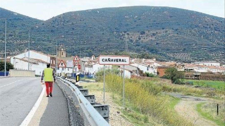 Entrada a Cañaveral por la N-630, carretera en la que se ha registrado el accidente.