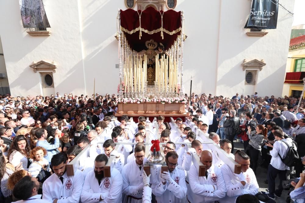 DOMINGO DE RAMOS. La Virgen del Patrocinio sale por primera vez en procesión.