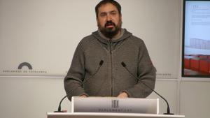 El diputado de la CUP, Dani Cornellà, en rueda de premsa en el Parlament