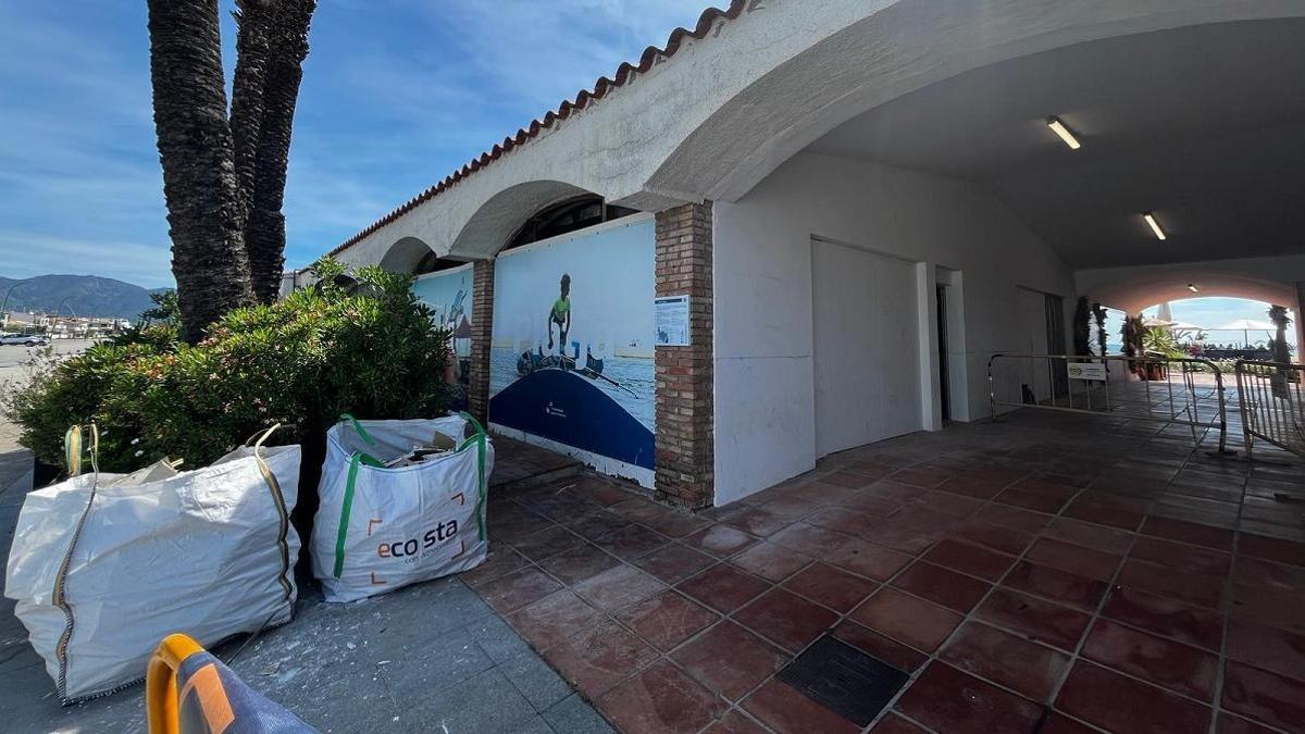 Inici de les obres a l'edifici Girasol d'Empuriabrava