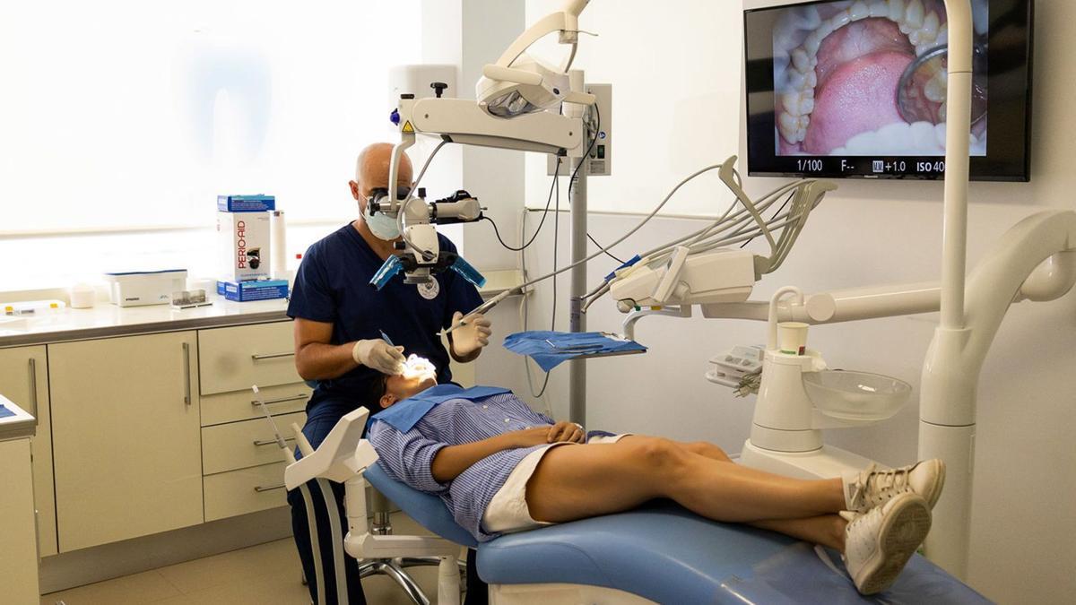 La Clínica Dr. Rull es un referente para personas de todas las edades que quieren cuidar su salud bucodental.
