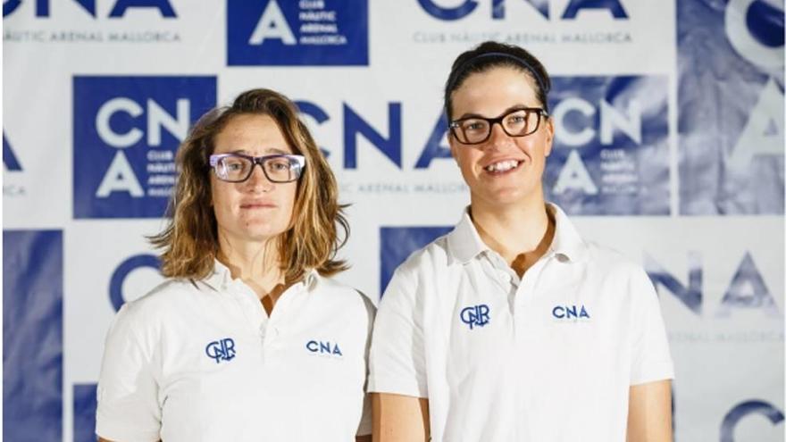 Marina Gallego (CN Sa Ràpita) y Fátima Reyes (CN s&#039;Arenal).