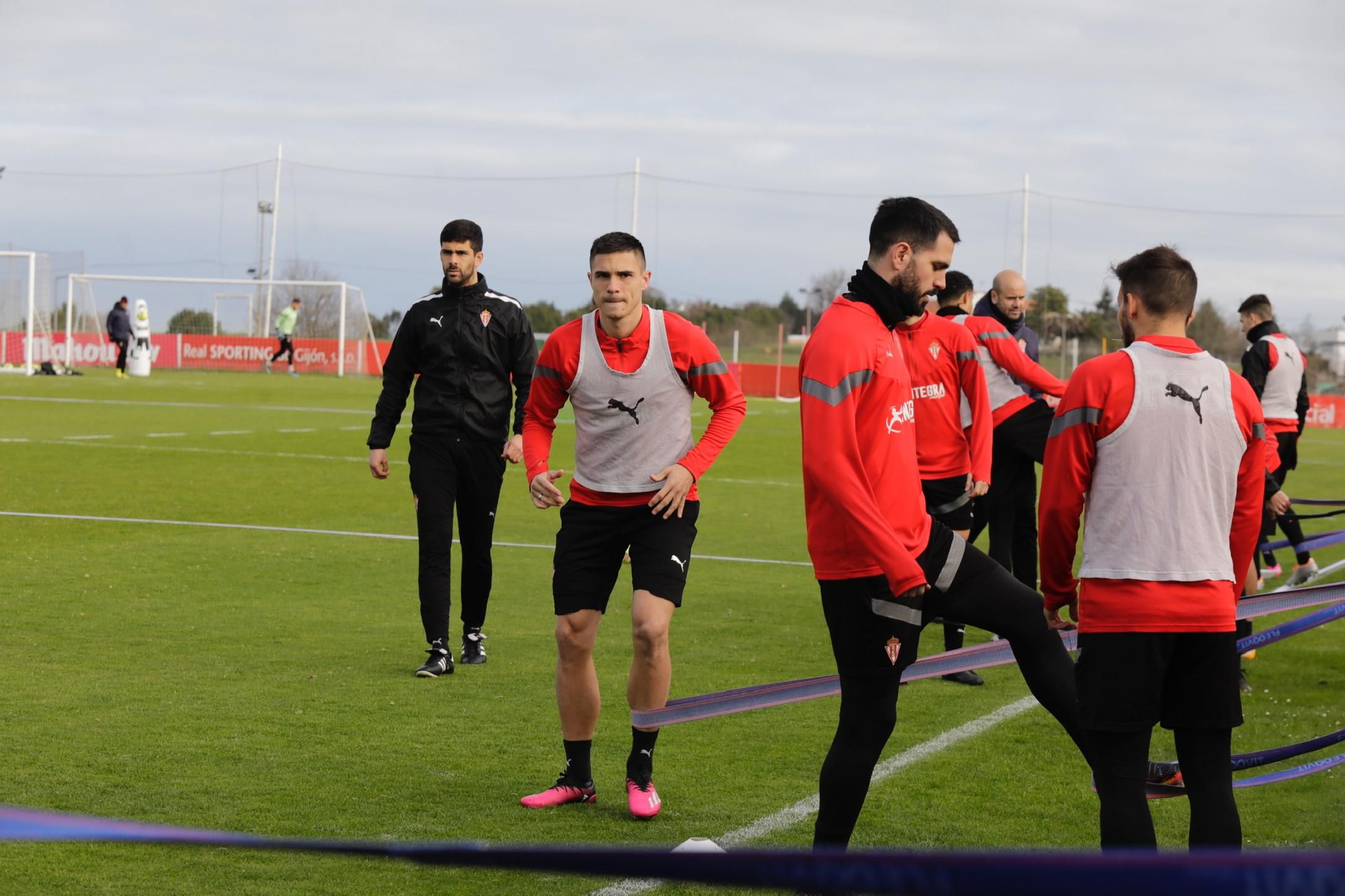 EN IMÁGENES: Primer entrenamientos del Sporting tras el cierre del mercado de fichajes de invierno