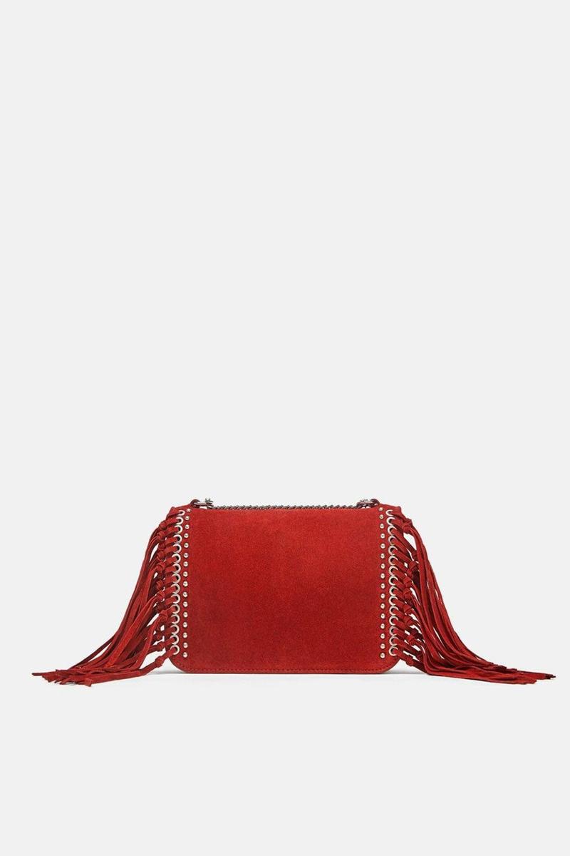 Bolso rojo de ante de Zara