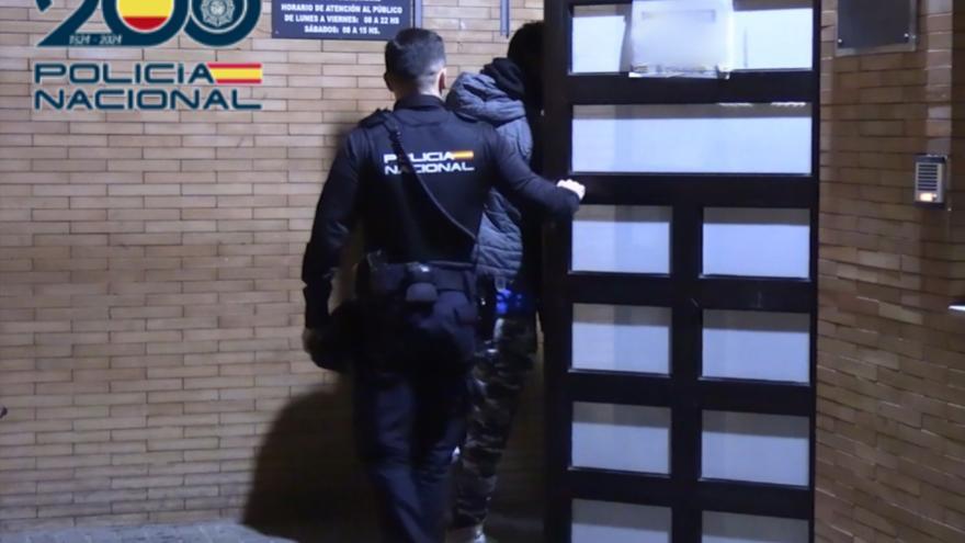 Cuatro detenidos en Alicante tras agredir a un hombre para robarle el móvil