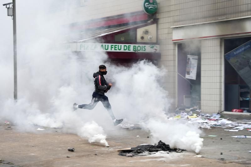 Protestas violentas en Nanterre, Francia, tras matar la policía a un joven de 17 años