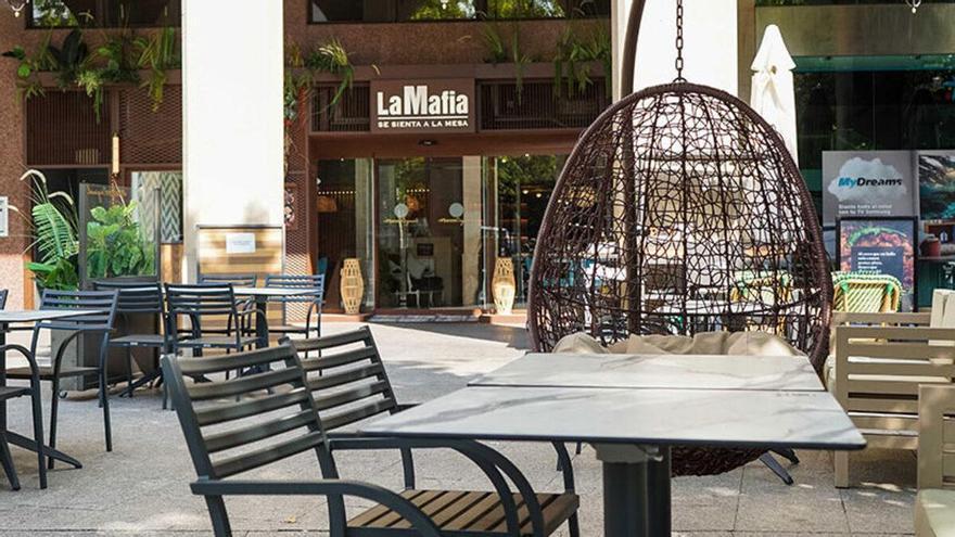 La Mafia se sienta a la mesa cambia de nombre a La Famiglia se sienta a la mesa tras lograr Italia anular la marca