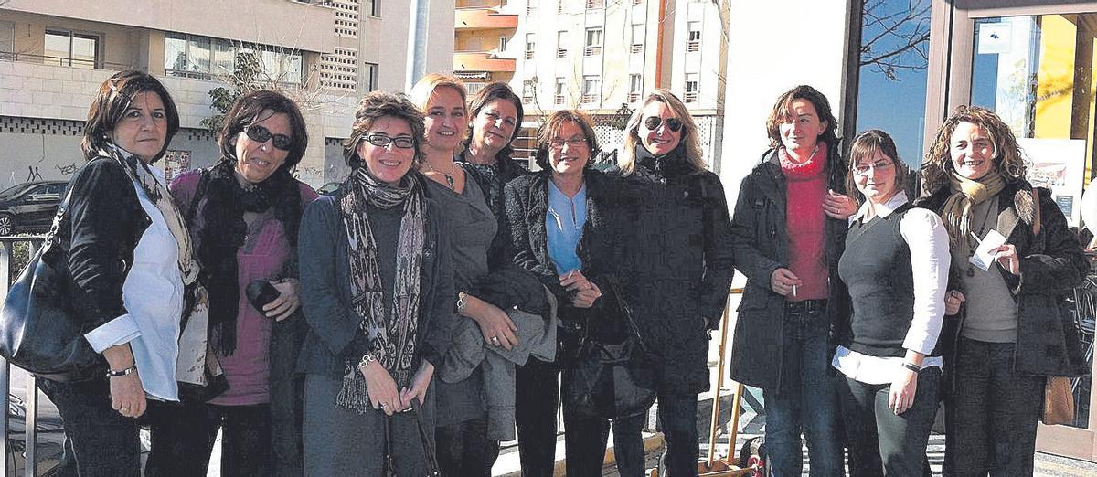 Integrantes de Asociación de Estudios Históricos de la Mujer (AEHM) que pertenecen al Instituto Universitario de Investigación de Género e Igualdad, en una fotografía tomada antes de la crisis sanitaria.