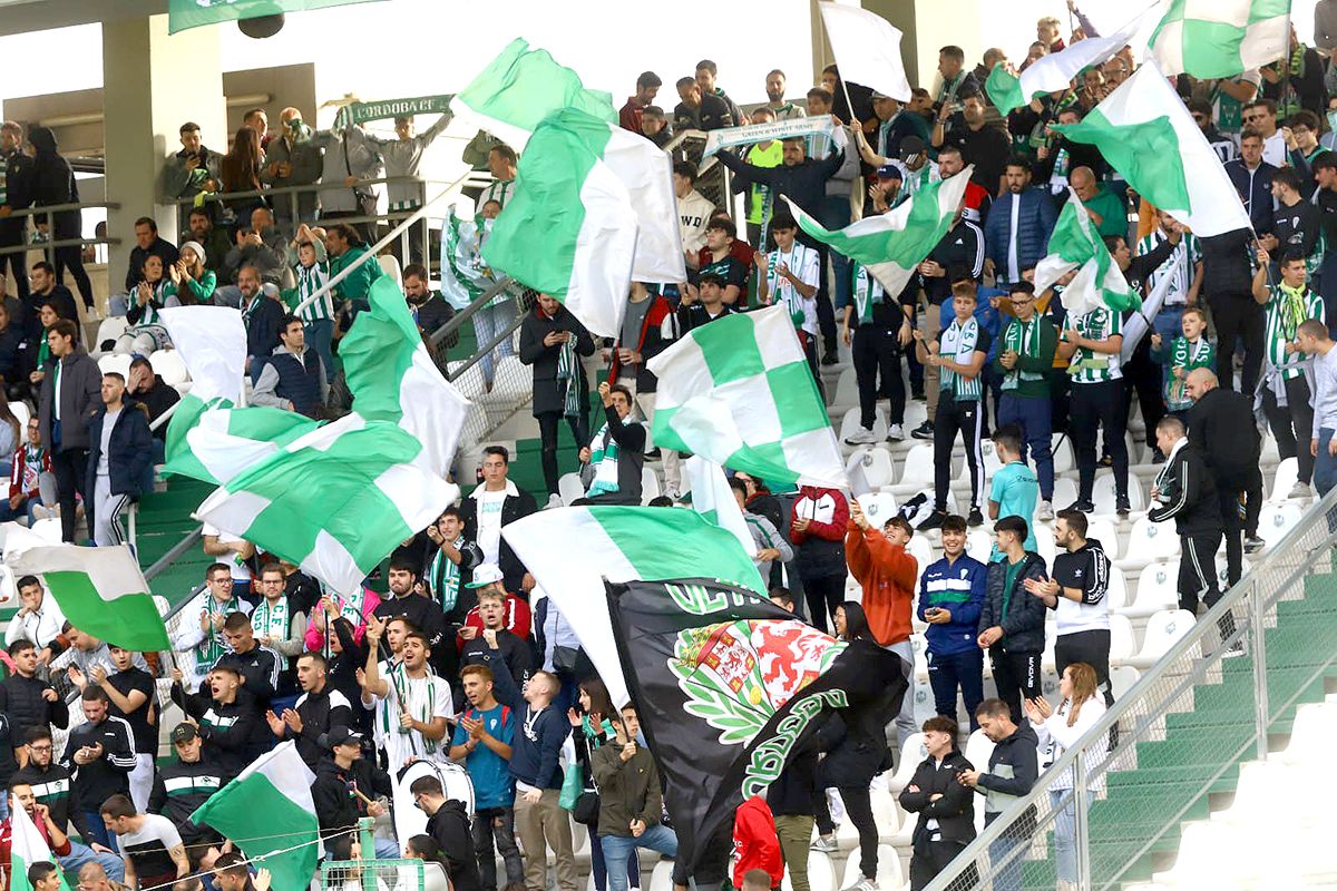 Las imágenes de la afición del Córdoba CF - Linares Deportivo