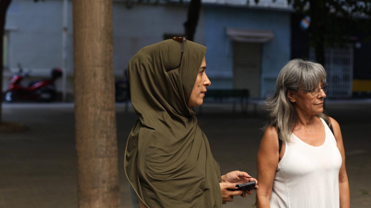 Valencia VLC entrevista a una mujer saharaui que tuvo que enfrentarse a un episodio racista en una piscina de Valencia