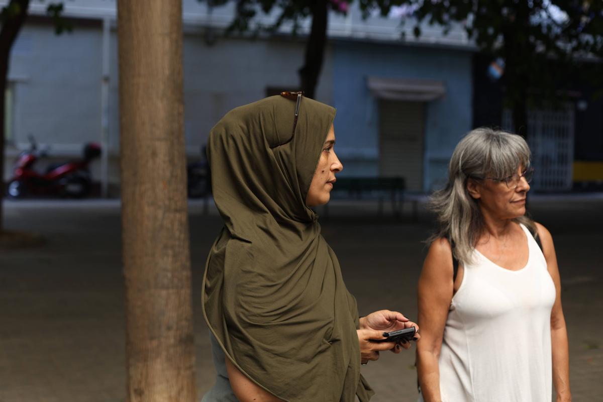 Valencia VLC entrevista a una mujer saharaui que tuvo que enfrentarse a un episodio racista en una piscina de Valencia
