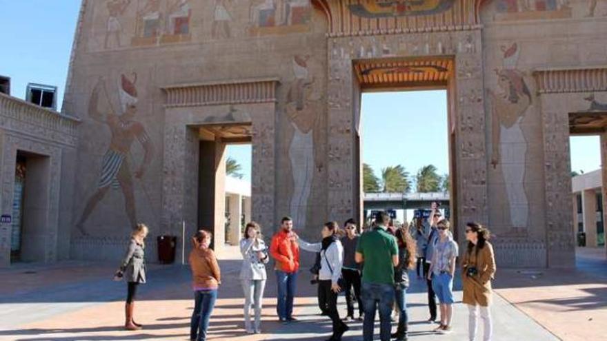 Los estudiantes participantes en el proyecto, visitando el parque el pasado fin de semana.