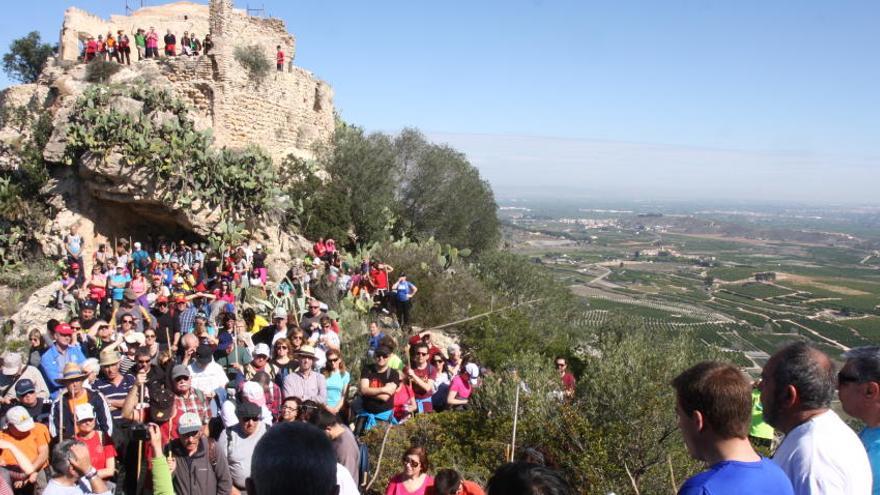 Una romería urge a acabar las obras en la ermita del Puig en Xàtiva