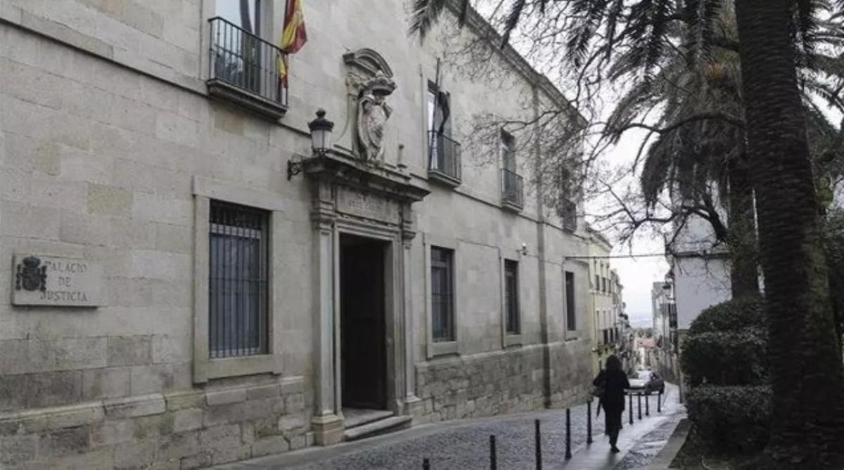 Fachada del TSJEx en Cáceres.