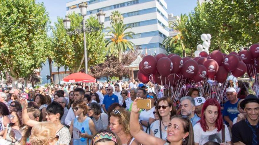 Unas 4.500 personas reivindican en Badajoz un tren digno con su voto en el &#039;renferéndum&#039;