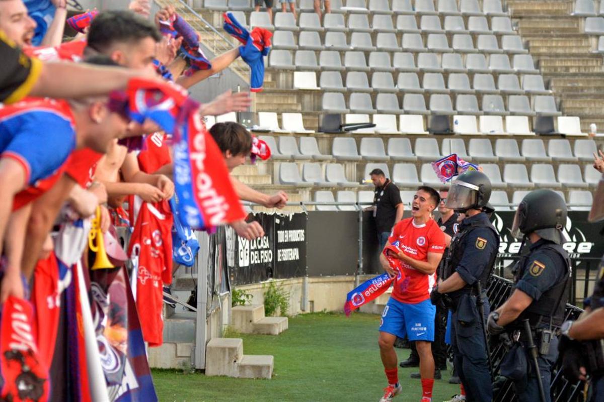 La UD Ourense asciende a Primera Federación: Cuenca y la Praza Maior se tiñen de rojo