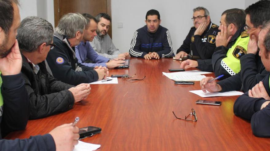 El alcalde de Alcoy con los responsables de la Policía Local, Servicios Municipales y Protección Civil