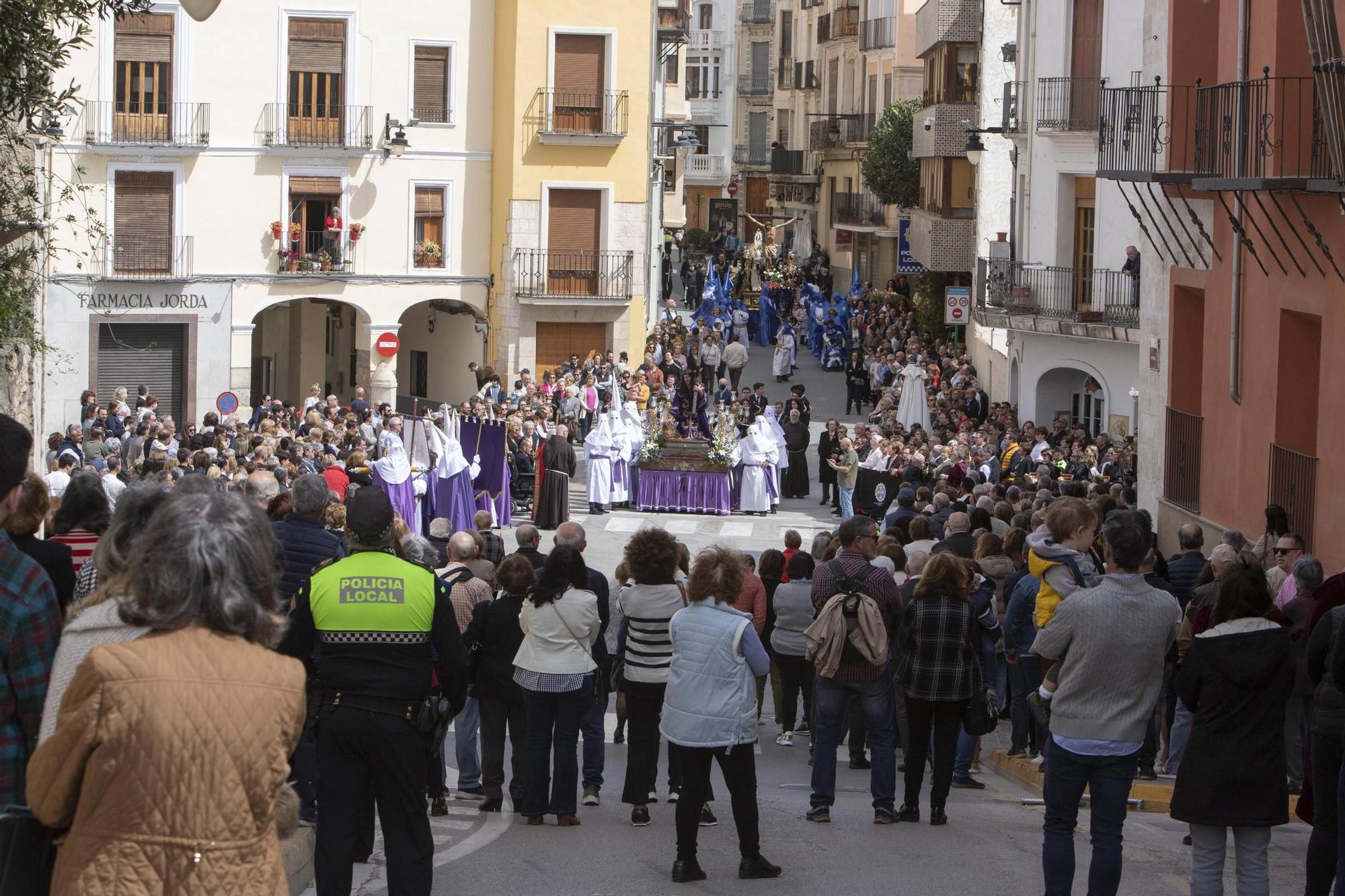 Las procesiones de Semana Santa toman las calles de Ontinyent