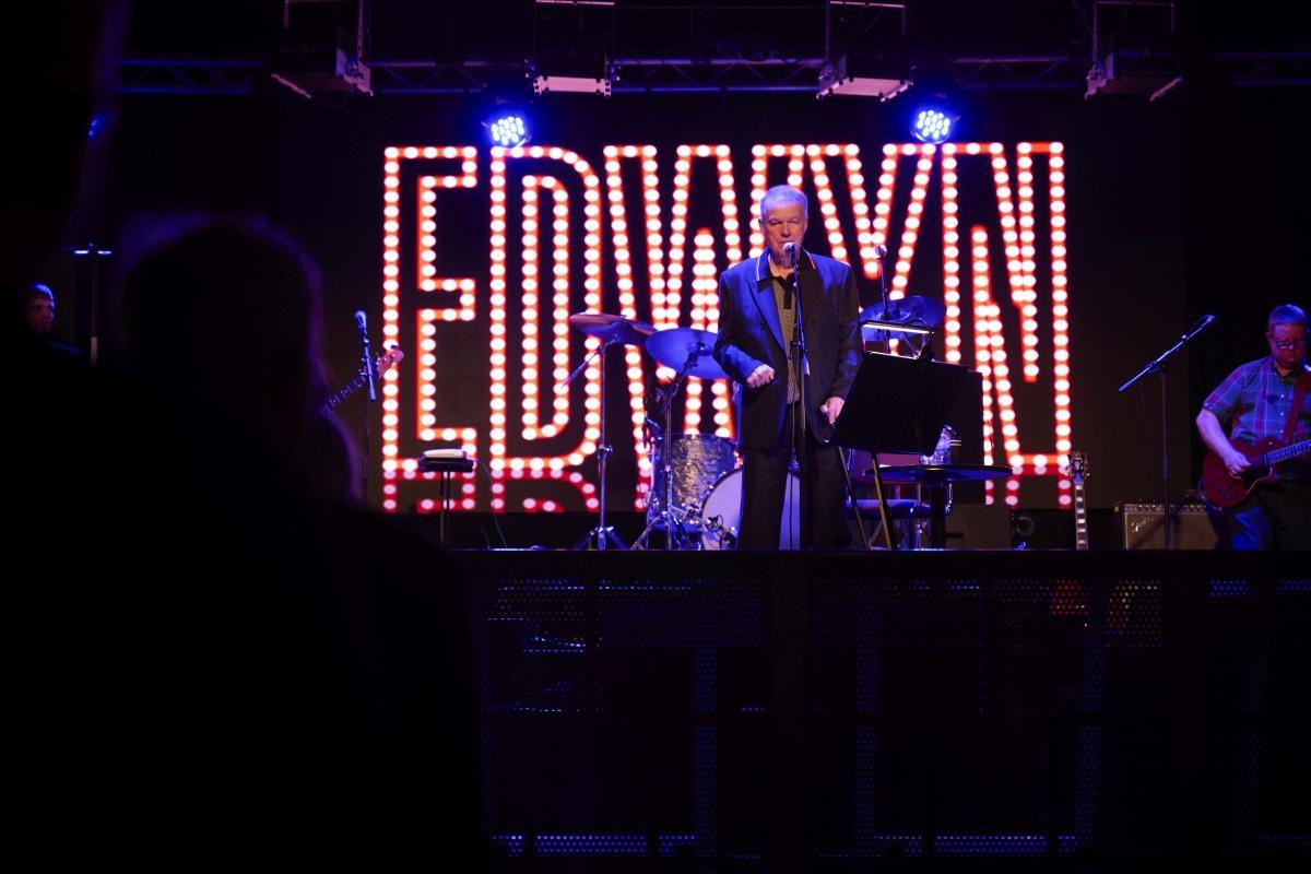 Edwyn Collins en uno de sus últimos conciertos.