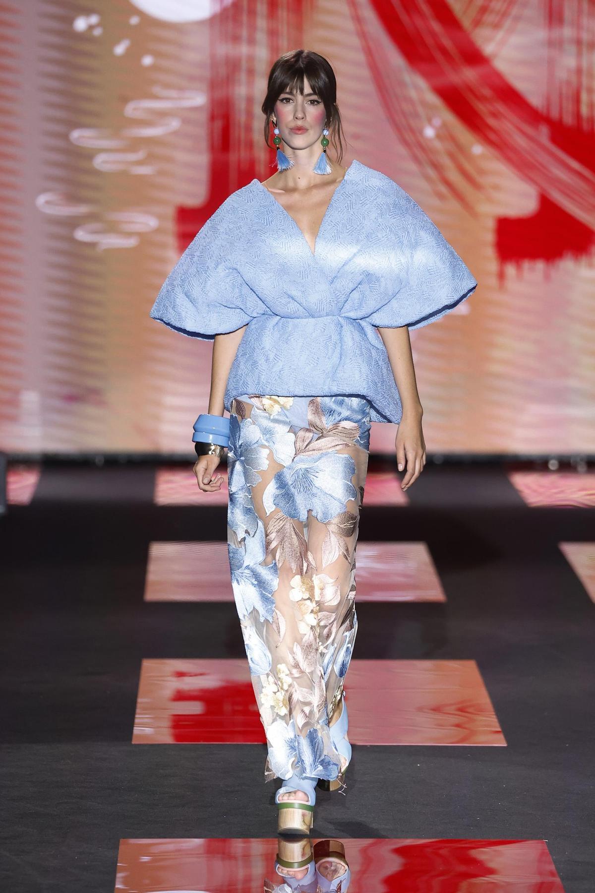 Un 'look' de la colección 'Maiko' de Lola Casademunt by Maite.