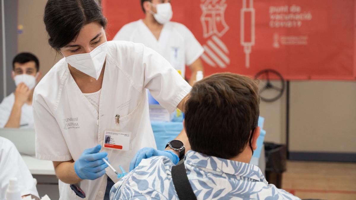 Cómo vacunarse de la gripe y el covid sin cita previa en Castellón: lugar y  horario - El Periódico Mediterráneo
