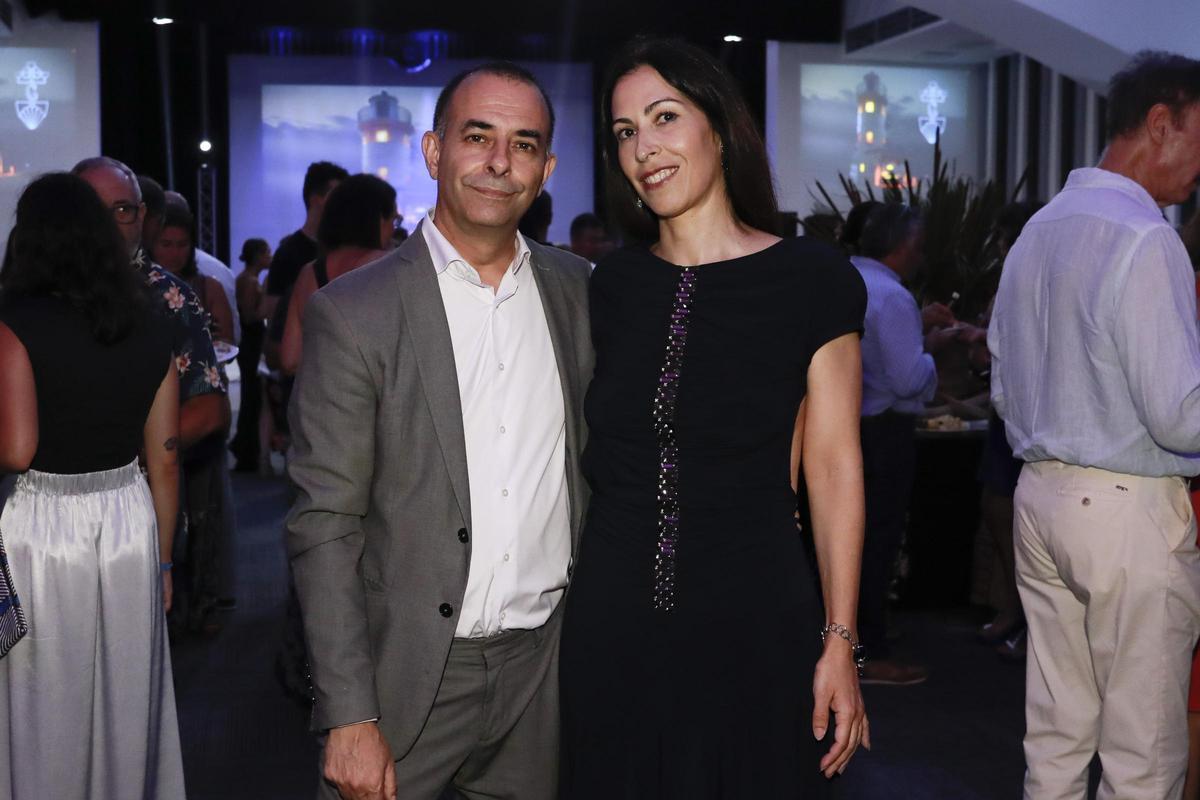 La inauguración de la nueva sala de Orenes Gran Casino en el Grau contó con la presencia de numerosos amigos y el respaldo de empresas y representantes políticos.