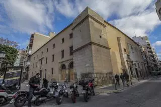 Las Clarisas se salvan de momento y por la campana
