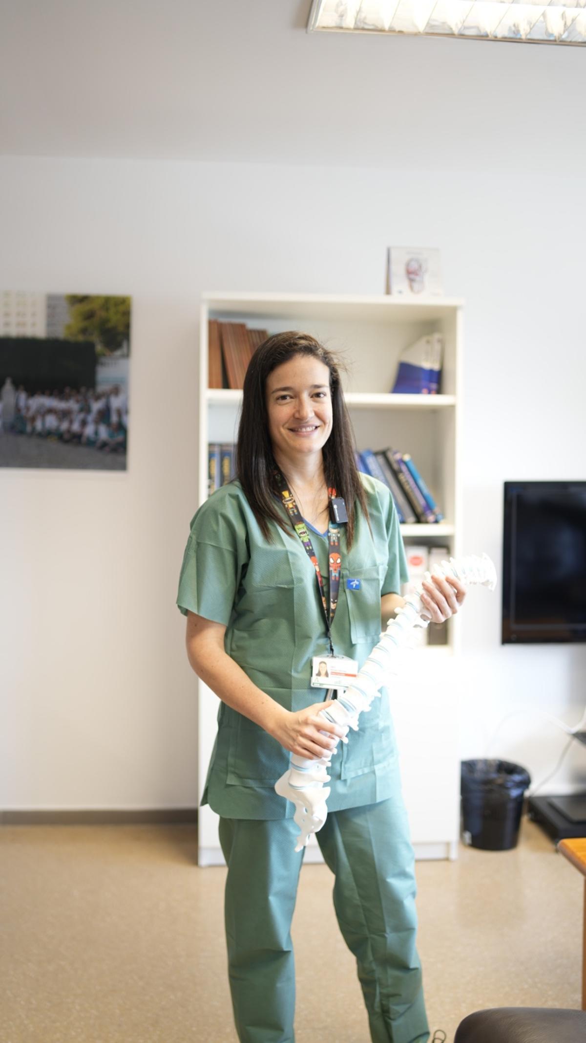 La doctora Inés Romero, más conocida como 'La traumatóloga geek' llega a Sevilla con una conferencia en la Fundación Cajasol.