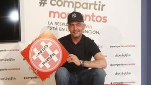 David Delfín, en la presentación, el año pasado, de la campaña Compartir Momentos, para la prevención del VIH, en la que hizo el logo. 