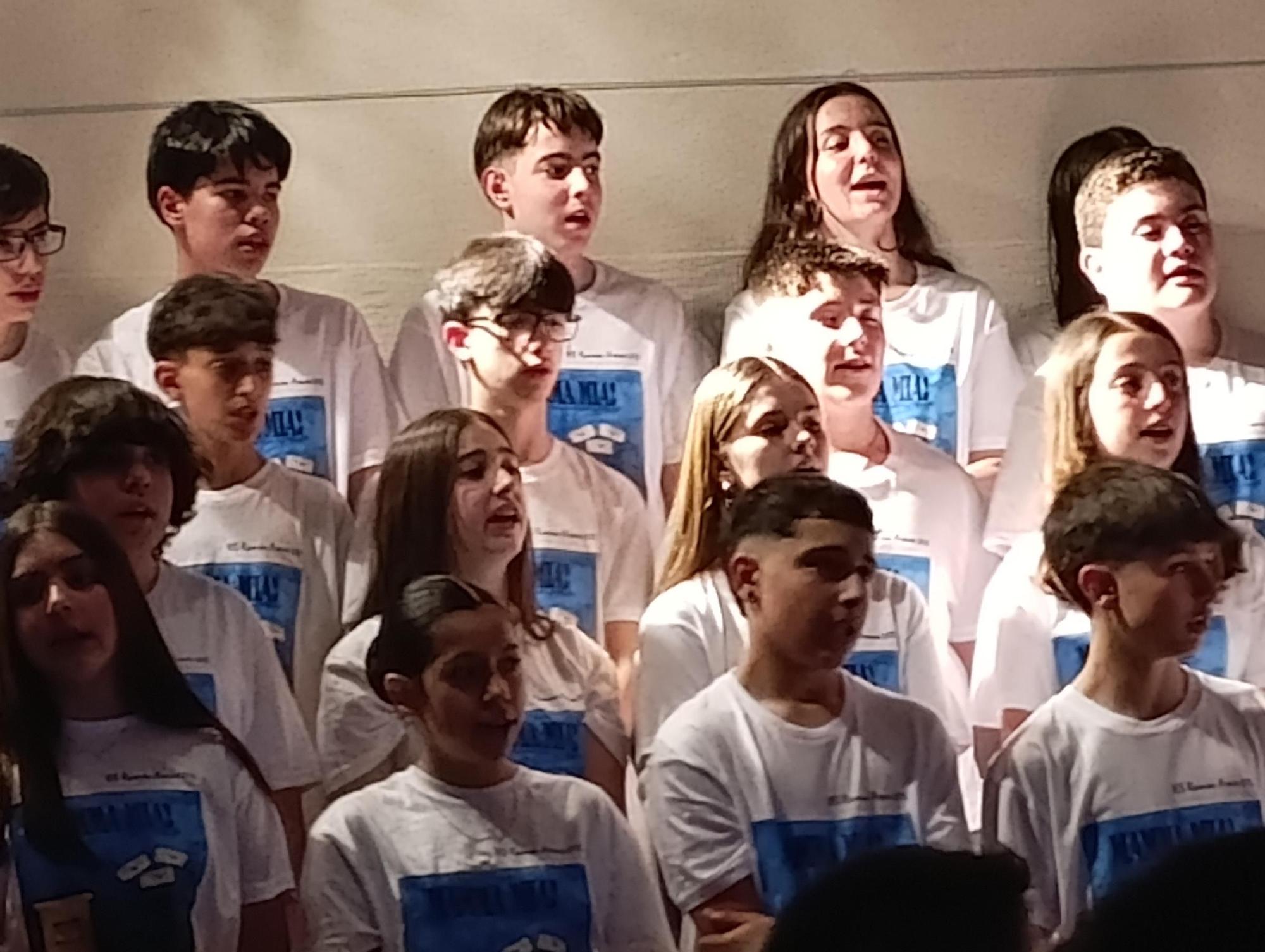 Grado baila al son de "Mamma Mía"