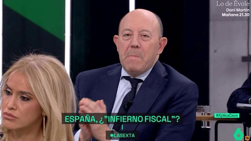 El economista Gonzalo Bernardos tiene claro lo que no debes hacer con las tarjetas de crédito: &quot;Es una ruina&quot;