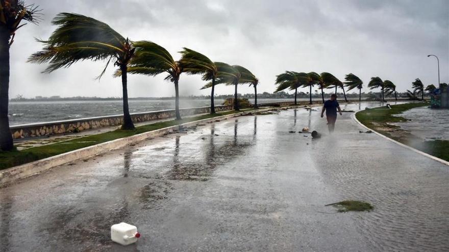 El huracán Irma se cobra las tres primeras víctimas en Florida