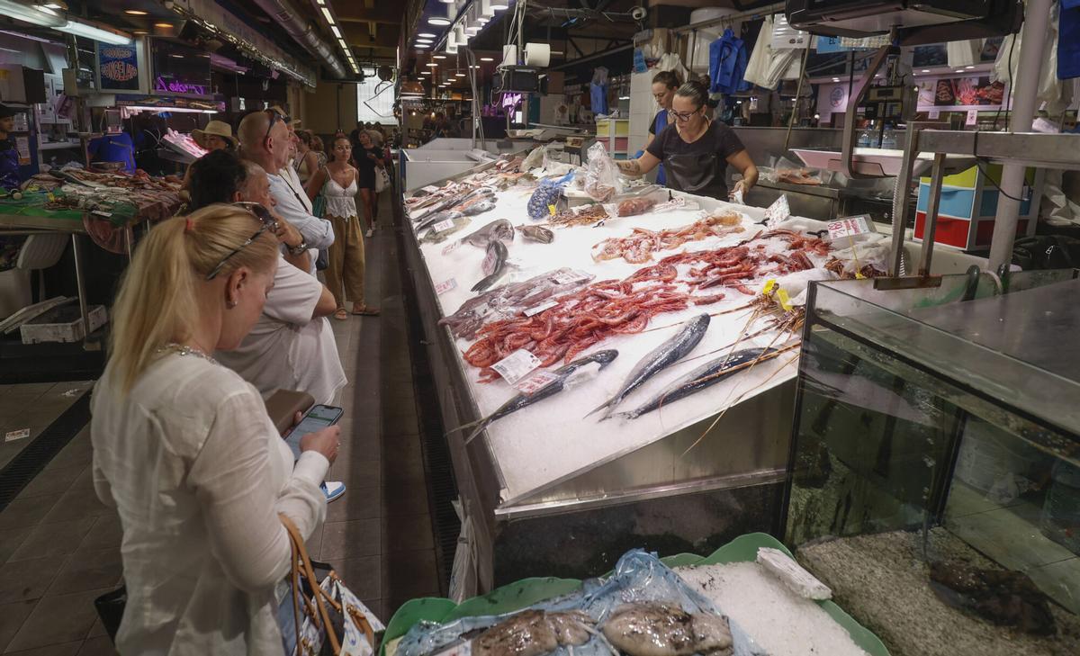 VENTA DE LLAMPUGA EN EL MERCADO DEL OLIVAR. VENTA DE LLAMPUGA EN EL MERCADO DEL OLIVAR.