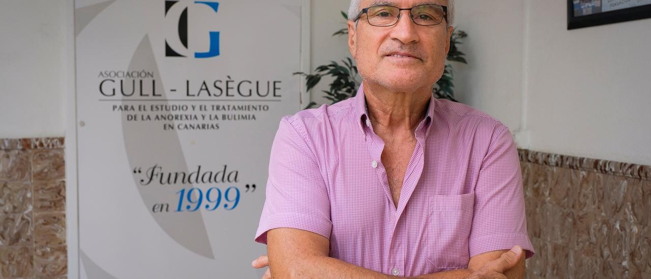 Miguel Suárez Rodríguez en la asociación Gull-Lasègue de la capital grancanaria.