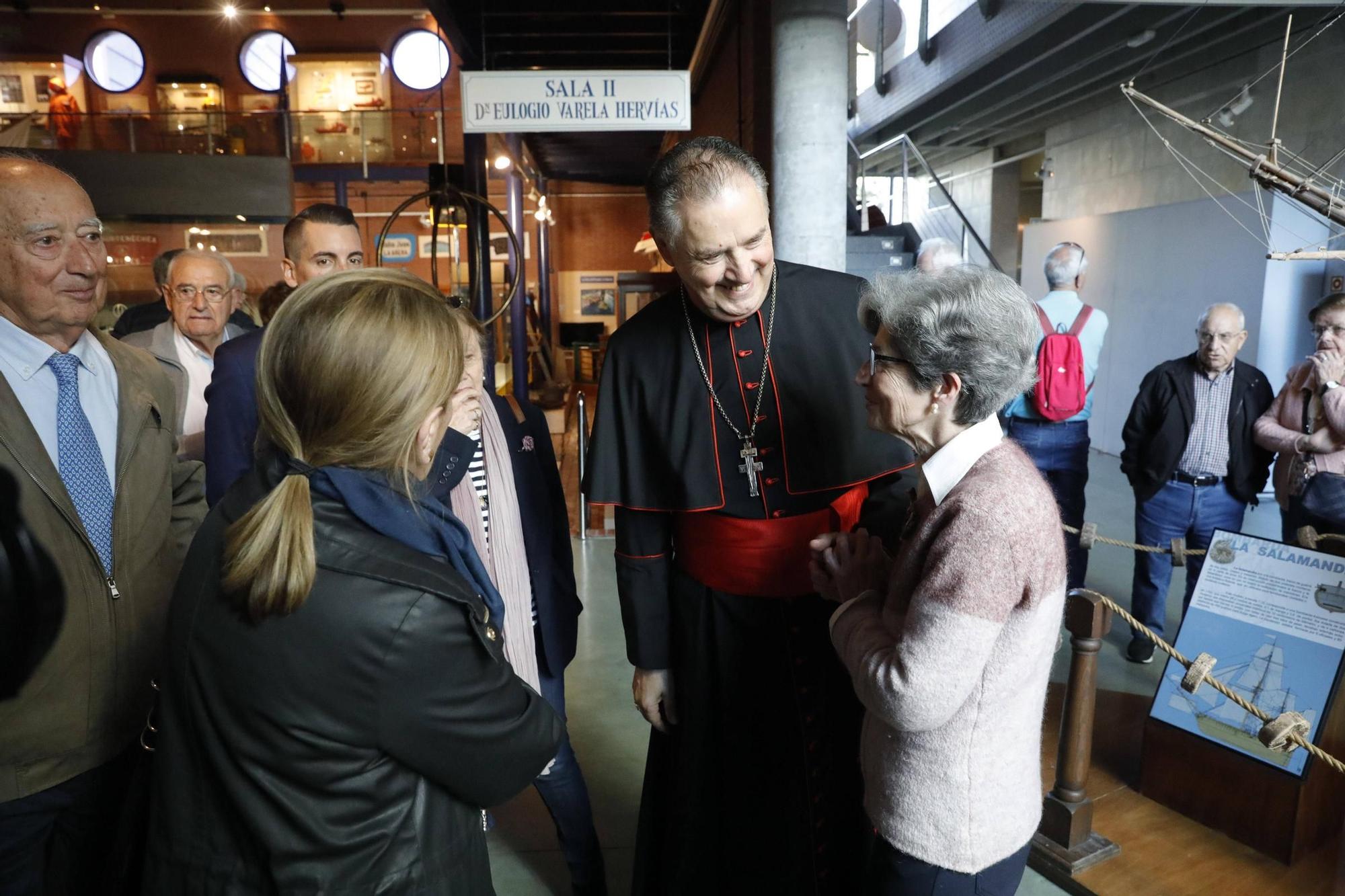 El cardenal Ángel  Fernández Artime recibe el título de Hijo Predilecto de Asturias en Luanco (Gozón)
