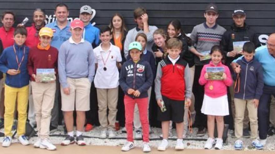 Los campeones en la prueba de Aguilón Golf.