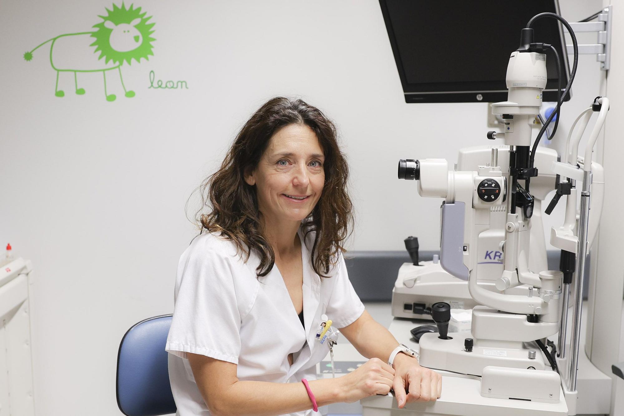 Paloma Rozas, oftalmóloga pediatra en el HUCA.