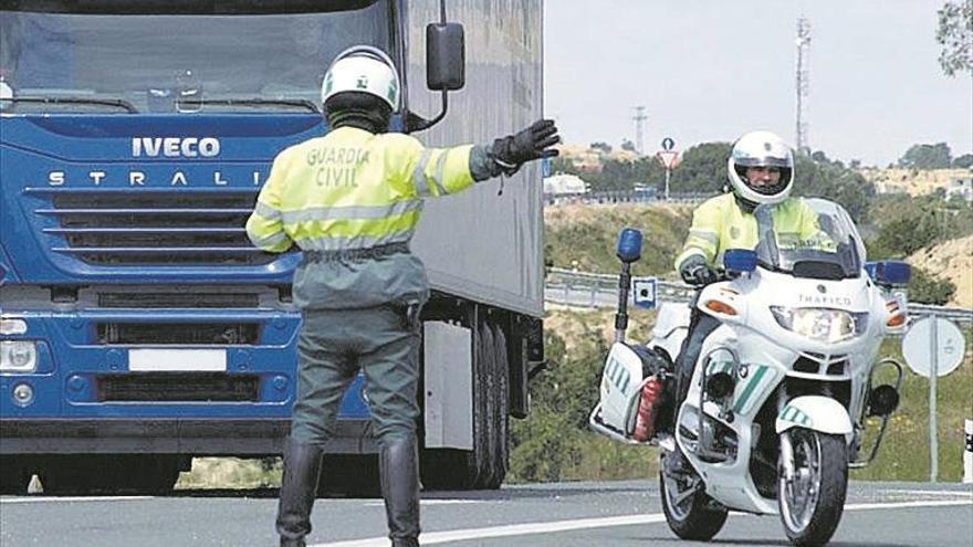 La DGT formuló 500 multas cada hora durante el año 2019